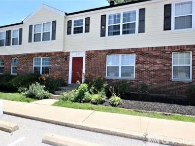Main picture of 41 Woodlake Ct