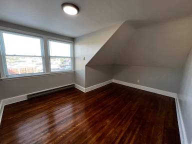 Main picture of 715 Oak Hill Ave