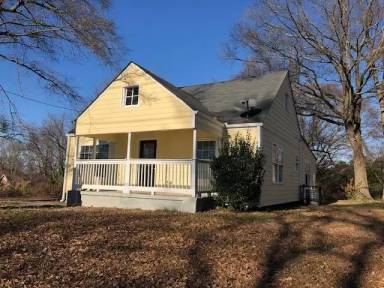 Main picture of 752 McDonough Blvd SE