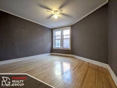 Main picture of 550-60 W Aldine Ave