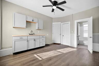 Main picture of 3356 W 44th St