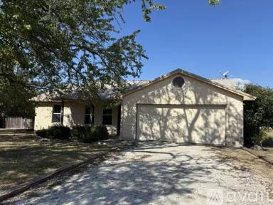 Main picture of 1115 Oakridge Dr