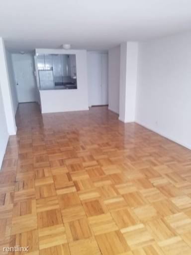 Main picture of 150 E 18th St Apartments