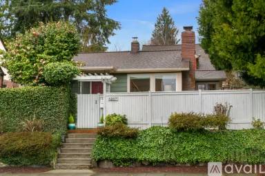 Main picture of 6207 35th Ave NE