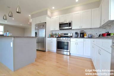 Main picture of 164 Bigelow St