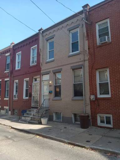 Main picture of 2305 N Fawn St