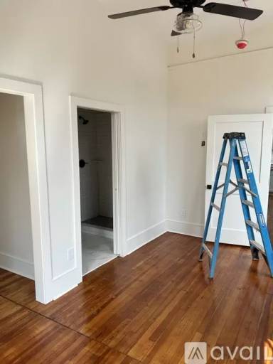 Main picture of 215 Main St