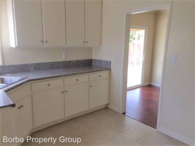 Main picture of 1126 W Poplar St