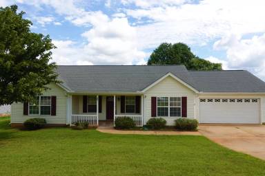 Main picture of 111 Middlebrooke Ln