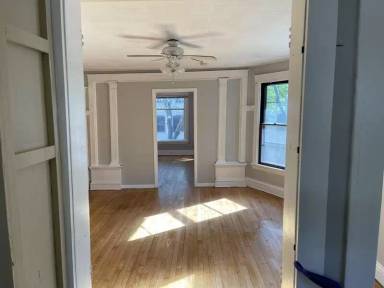 Main picture of 110 S Blair St