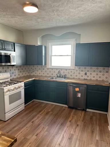 Main picture of 62 N Fulton St