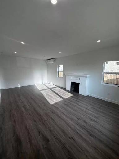 Main picture of 611 Silver Strand Blvd