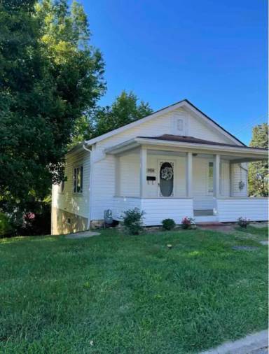 Main picture of 1924 Hall Ave