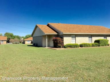Main picture of 220 Kettler Dr