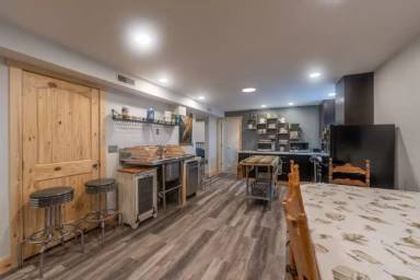 Main picture of 145 Sunset Dr