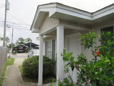 Main picture of 5501 Hilltop Ave