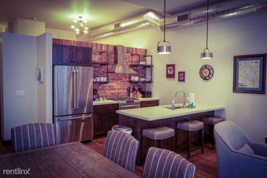 Main picture of 214 E 2nd St
