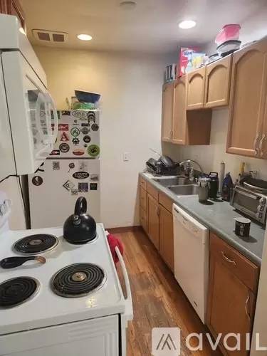 Main picture of 716 Grand Ave