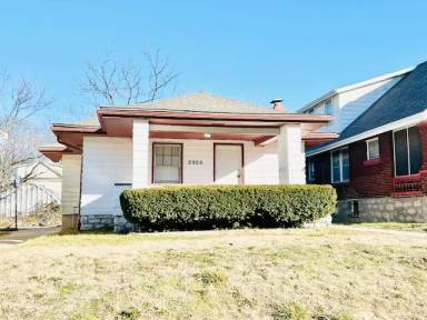 Main picture of 2925 Bales Ave