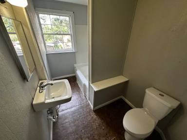 Main picture of 1023 Charles St