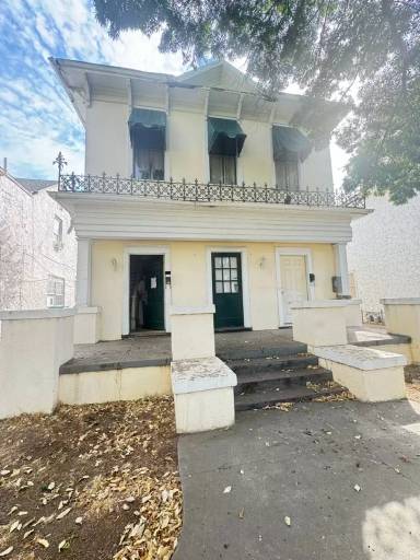 Main picture of 321 B St