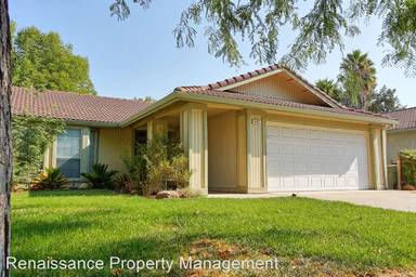 Main picture of 445 W Deerwood Ln