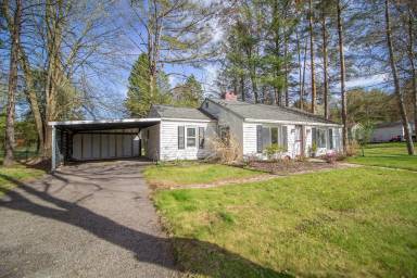 Main picture of 934 Mohegan Rd