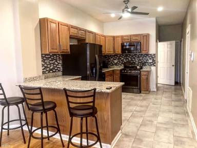 Main picture of 634 N Homan Ave