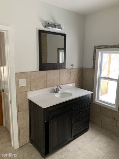 Main picture of 41 McClellan St