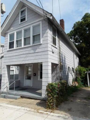 Main picture of 212 Jackson Ave