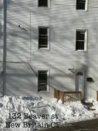 Main picture of 132 Beaver St