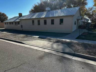 Main picture of 1208 Grand Ave