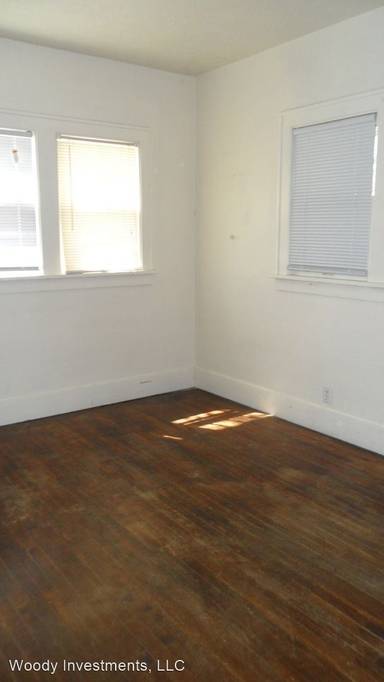 Main picture of 2015 8th Ave