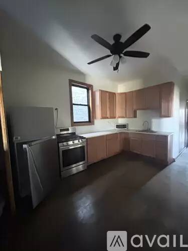 Main picture of 2827 N Milwaukee Ave