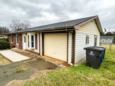 Main picture of 1065 Claremont Ave