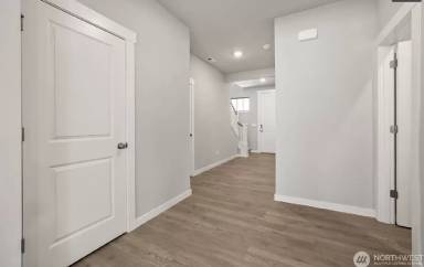 Main picture of 6060 Ladd Ct SW