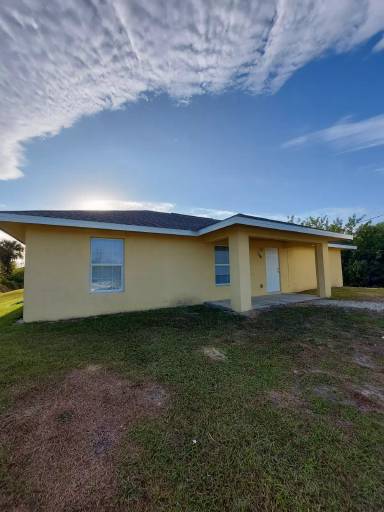 Main picture of 8016 Olive Cir