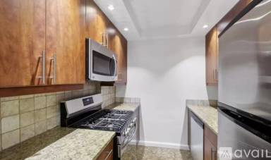 Main picture of 317 W 57th St