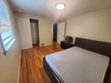 Main picture of 1239 Salem St