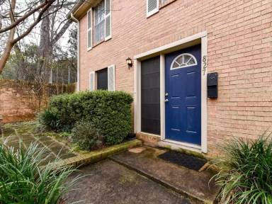 Main picture of 827 W Oltorf St