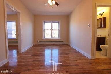 Main picture of 947-57 W Cornelia Ave