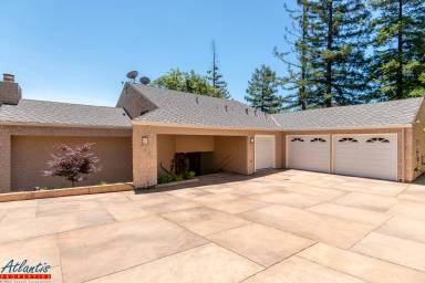 Main picture of 727 Bicknell Rd