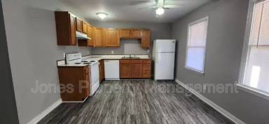 Main picture of 120 W 52nd Byp