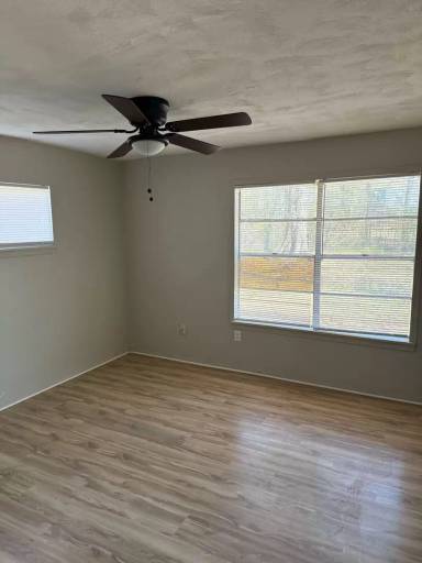 Main picture of 332 N Flag Chapel Rd