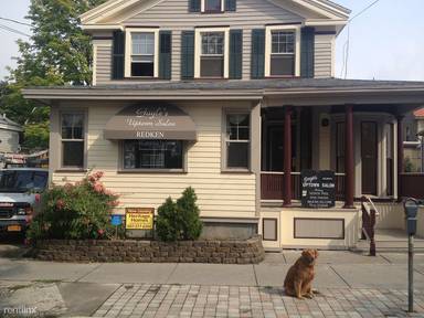 Main picture of West Green Street Apartments