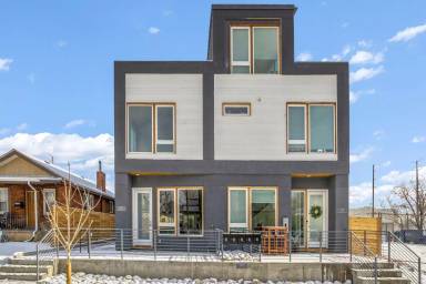 Main picture of 3832 Jason St