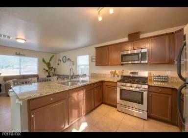 Main picture of 226 1/2 S 5th St