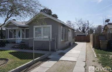 Main picture of 419 Ray St