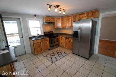 Main picture of 81 Hillside St