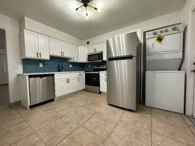 Main picture of 450 N Williams